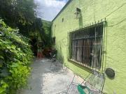 ¡Preciosa casa en venta en el corazón de Saltillo!...