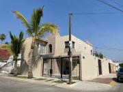 Preciosa Casa en Venta en Esquina Frente a Parque en...