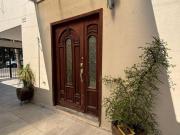 Preciosa casa en Venta en esquina frente a parque en...