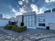 PRECIOSA CASA EN VENTA EN VILLA MAGNA, LOMAS COUNTRY!