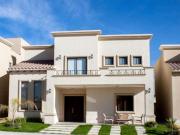 PRECIOSA CASA EN ZONA PRIVADA, CON ACCESO A AVENIDAS...