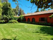 Preciosa casa estilo patronal con excelente ubicación...