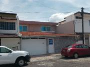 PRECIOSA CASA HIPICO MUY BIEN UBICADA