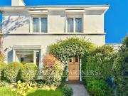 Preciosa casa, remodelada, a pasos de Nueva Costanera