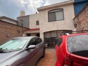 Preciosa casa, remodelada y con excelentes acabados, Doc...