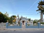 Preciosa Casona Colonial en Avenida Reforma