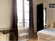 Preciosa habitación con cama doble y balcón en alquiler...