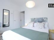 Preciosa habitación en el apartamento de 7 dormitorios...