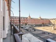 Preciosa habitación exterior con balcón en Plaza Mayor