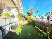 Preciosa planta baja con jardin y terraza mirando al...