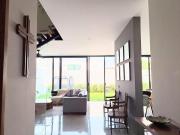 PRECIOSA RESIDENCIA EN LOS NARANJOS RESIDENCIAL