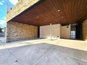 Preciosa residencia en venta en Cumbres del Lago
