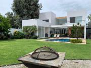 PRECIOSA RESIDENCIA ESTILO MODERNO