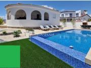 Preciosa villa de estilo mediterráneo. En esta preciosa...