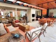 Preciosa y amplia casa totalmente remodelada en...