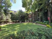 Preciosa y segura casa con gran jardín