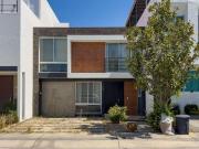 PRECIOSAAA CASA EN VALLE IMPERIAL, COTO GALO