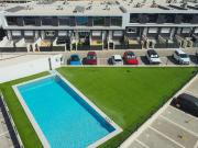 PRECIOSO ADOSADO EN GRAN ALACANT CON PISCINA COMUNITARIA