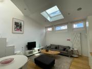 Precioso ÁTICO de DOS habitaciones recién REFORMADO