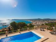 Precioso chalet con fantásticas vistas al mar y a la...