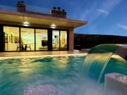 Preciosa villa en la urbanización Buehills en San Miguel...