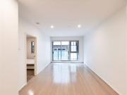 Precious 1 Bed 1 Bath 1 Carpark Apartment in Box Hill