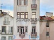 Prédio AV. Dom Carlos I, Santos, Lisboa, Renovado 4 Ap....