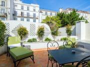 Prédio com 3 Apartamentos Charme e Elegância Vista Rio....