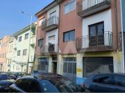 Prédio com area destinada a comércio e habitação para...