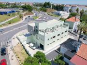 Prédio com Licença de Serviços para Arrendamento em...