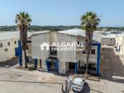 Prédio Comercial com Estacionamento Privado – Zona...