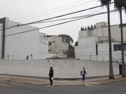 Predio Comercial en Esquina de Av El Polo