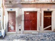 Prédio devoluto com projeto aprovado em Alfama