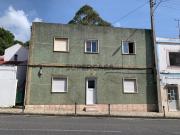 Prédio em Frielas Loures com 2 apartamentos de tipologia...