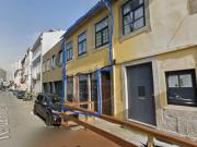 Prédio em propriedade total localizado na baixa do Porto