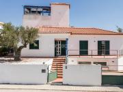 Prédio Exclusivo com Piscina – Quinta do Sobral, Castro...