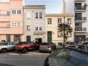 Prédio Habitação e Comércio Renovado em Campo de Ourique