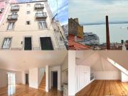 Prédio na Graça, totalmente reconstruído, tendo mantido...