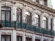 Prédio renovado no Centro Histórico do Porto em pleno...