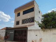 Prédio residencial no Itapoã com kitnet e apartamentos