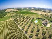 Pregevole tenuta con resort di lusso a Sarteano, Siena...