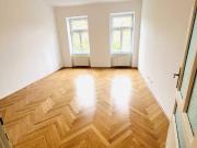 Preishit 2 Zimmer Altbau Wohnung, vis a vis Park, im 17....