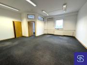 Preiswerte 68m² Büroeinheit mit Hauszentralheizung Nähe...