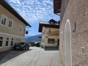 Preiswerte Gelegenheit: Riesige Wohnung mit Balkon...