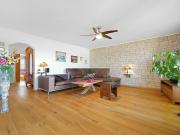 Preiswerte, renovierte 4,5 Zimmer Wohnung 10 min von Basel