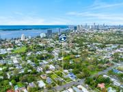 Premier Location Large 1077sqm Block Metres to Broadwater
