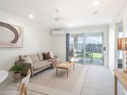 PREMIUM DUPLEX IN SOUGHT AFTER FARLEY SPACE, FLEXIBILITY...