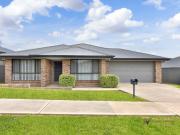 PREMIUM FAMILY LIVING, PEACEFUL, PRIVATE SETTING!