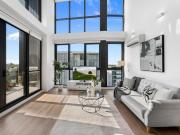 Premium SplitLevel Penthouse in SoughtAfter Thornton Estate