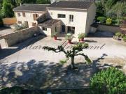 Près dAvignon, bel ensemble immobilier avec dépendance